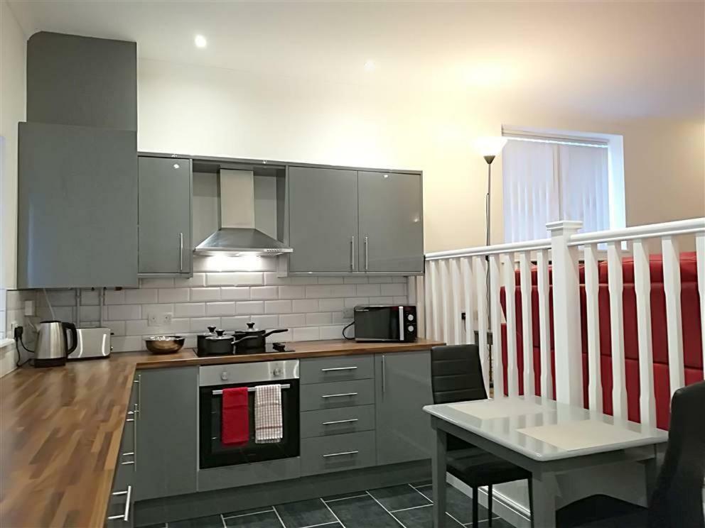 2 Bedroom Modern Apartment, Uplands, Swansea Exterior foto